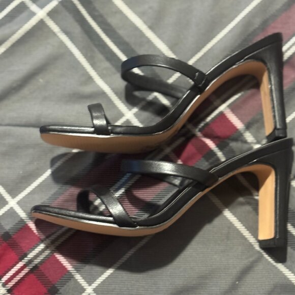Nicole Miller Black trap Heels - Picture 4 of 5